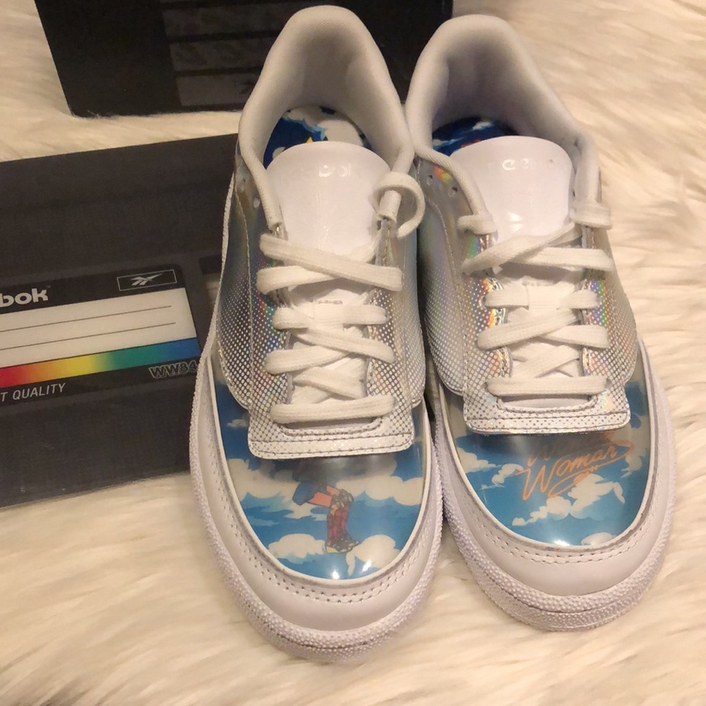 🆕Wonder Woman - Reebok Sneakers 🦸♀️ - Picture 2 of 11